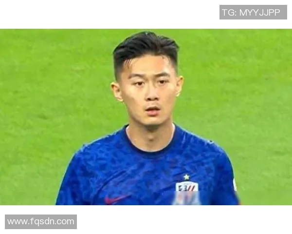 蒋圣龙精彩拦截传球助力球队逆转局势展现出色防守能力