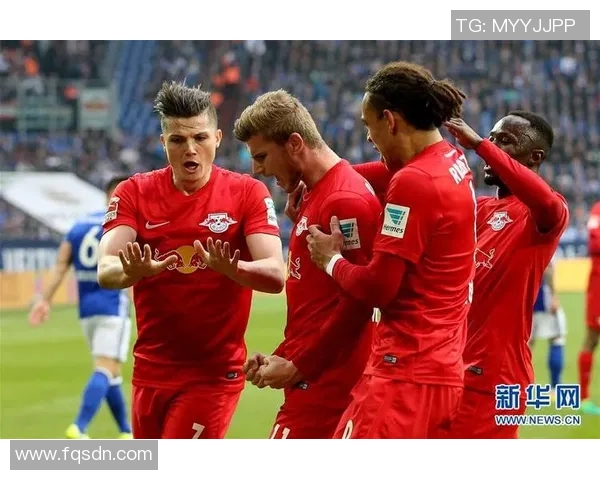 拜仁客场憾平，艰难战平沙尔克04