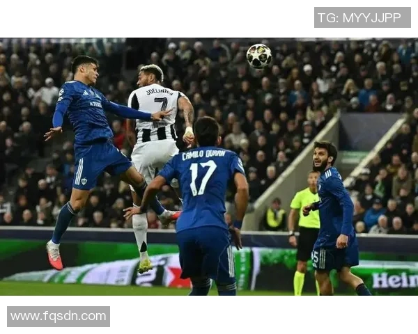 意甲赛场上漫天纷乱里士满蒙塔两球灭国际米兰! 意甲赛场上漫天纷乱里士满蒙塔两球灭国际米兰!